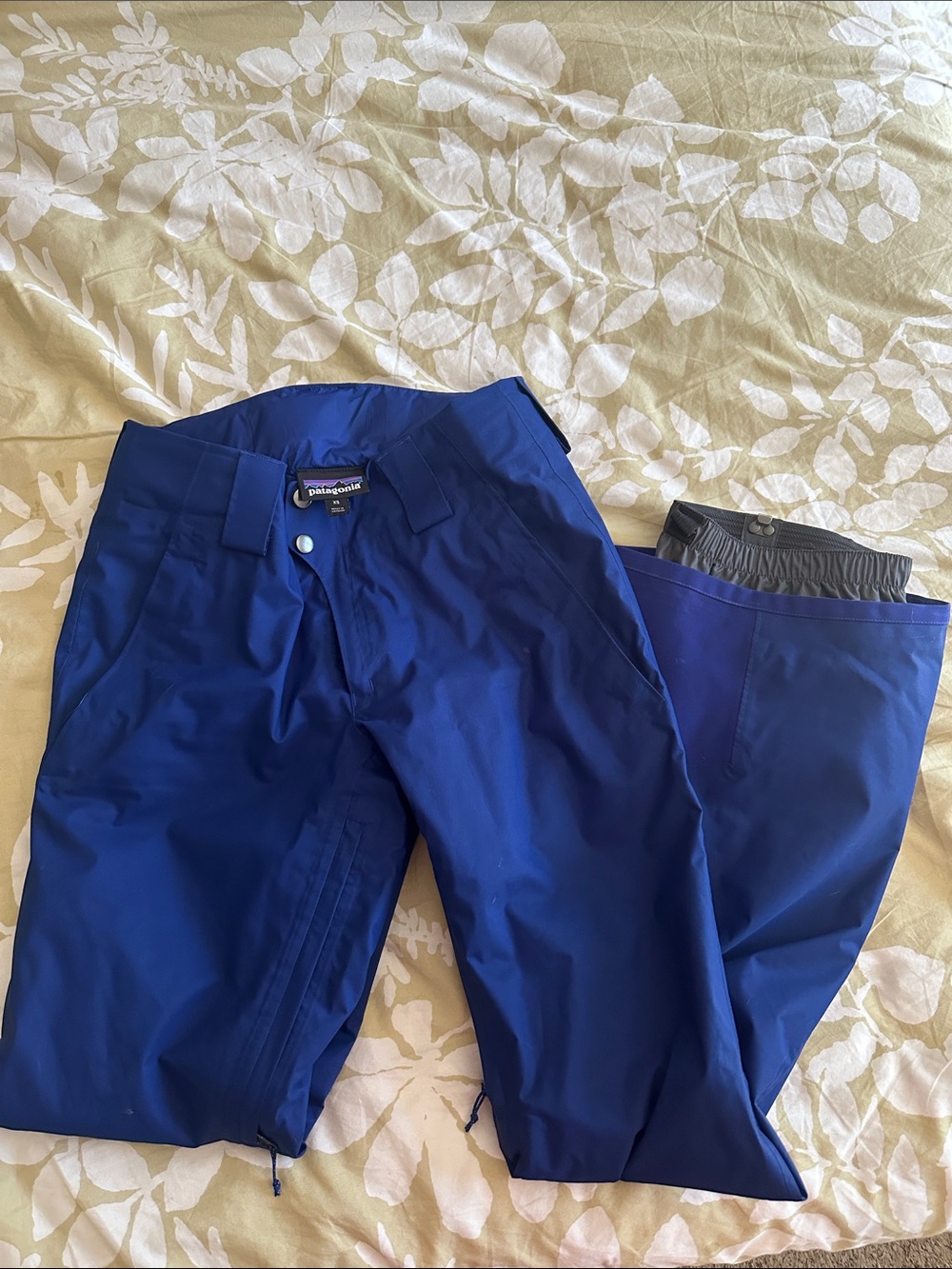 Patagonia women’s  Royal Blue Waterproof ski Pants